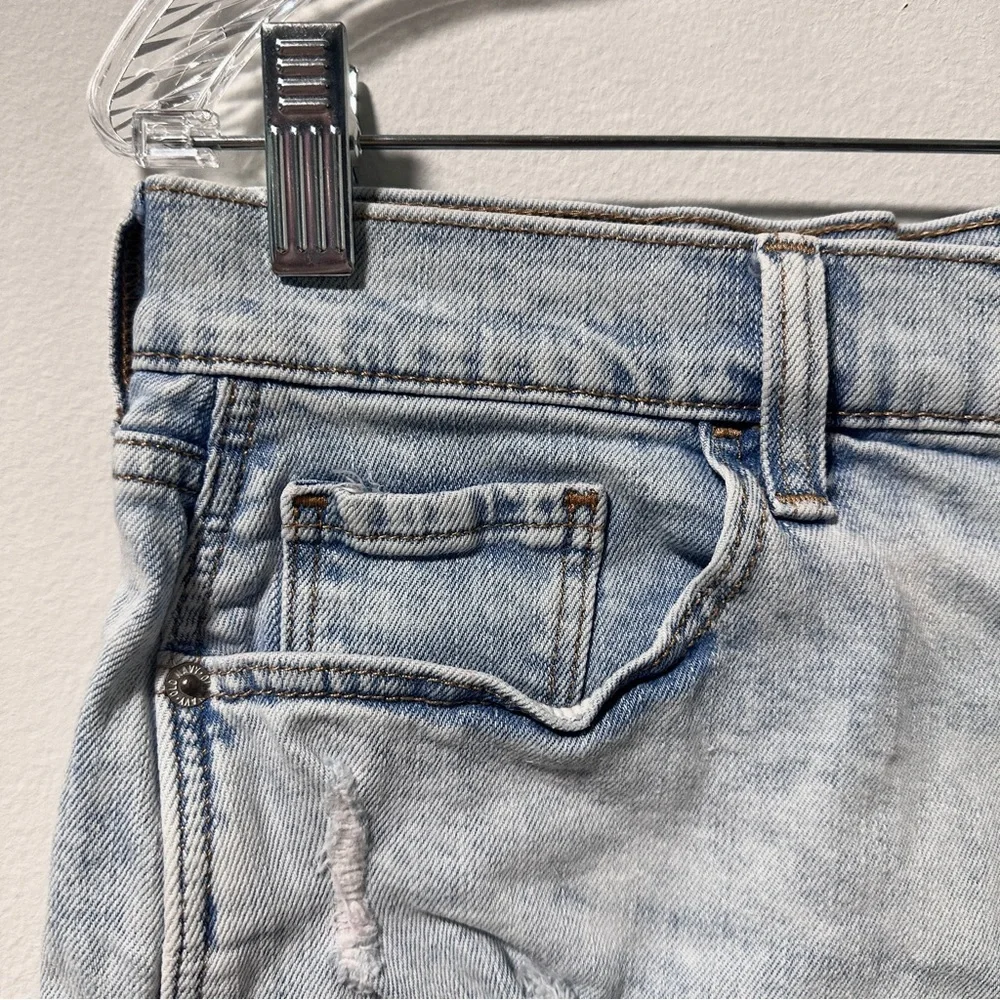 Old Navy Boyfriend Denim Shorts Distressed Cutoffs Light Wash Women’s Size 10